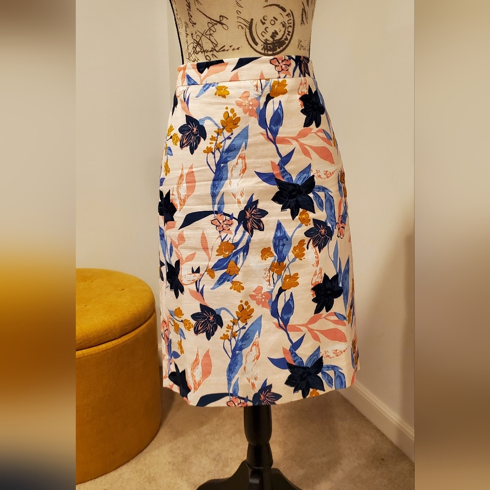 J. Crew Blue and Pink A-Line Knee-Length Skirt Size 6.